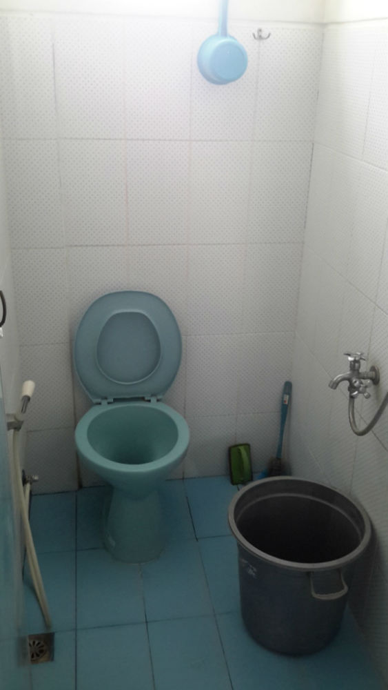 KostHouse_kamar mandi dalam1